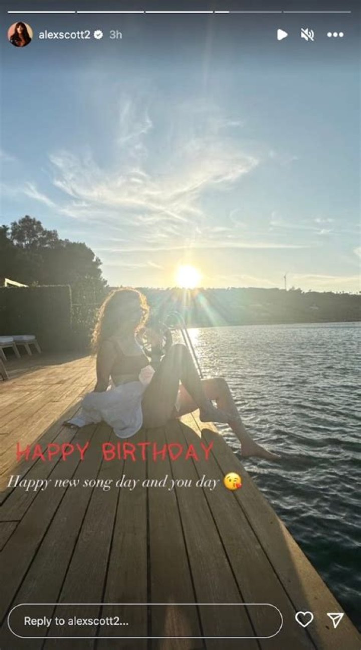 Alex Scott Shares Swimsuit Photo of Jess Glynne  — Celebwell