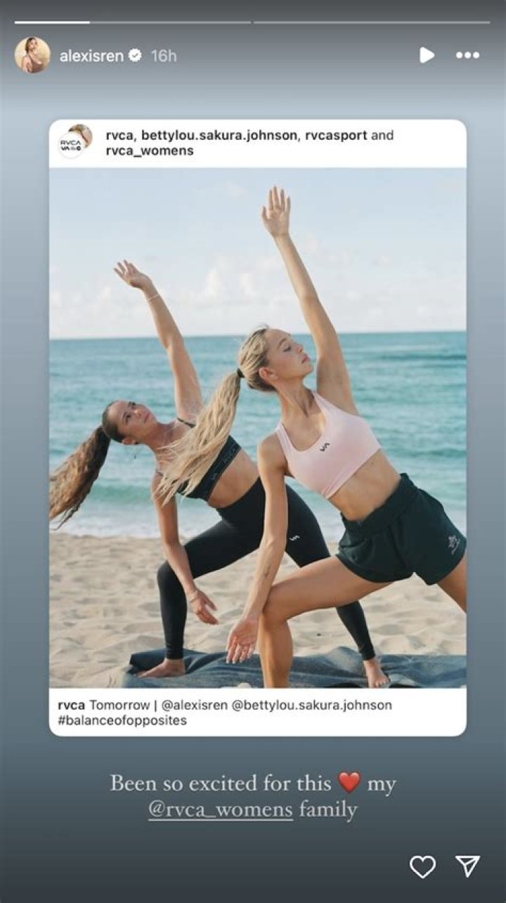 Alexis Ren in Two-Piece Workout Gear Enjoys "Playtime With My Favorite Girls" — Celebwell