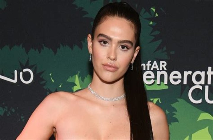 Amelia Gray in Bathing Suit Says "Wish We Were Here Right Now" — Celebwell