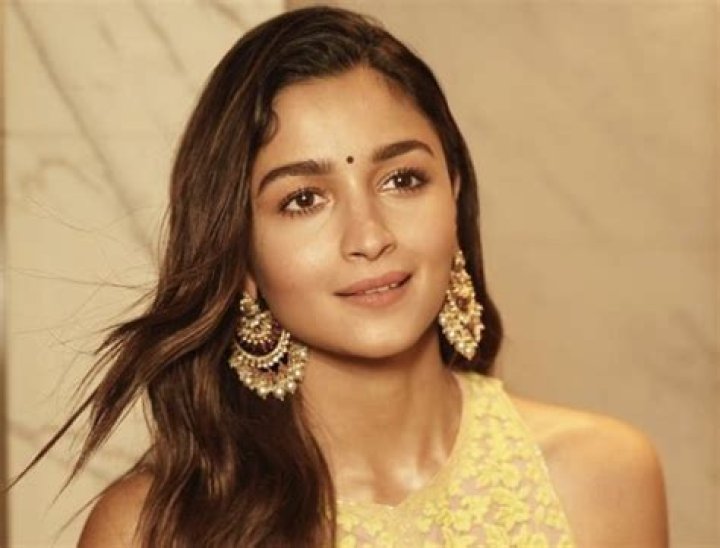 Bollywood Star Alia Bhatt in Workout Gear Shares “A Million Mirror Selfies”