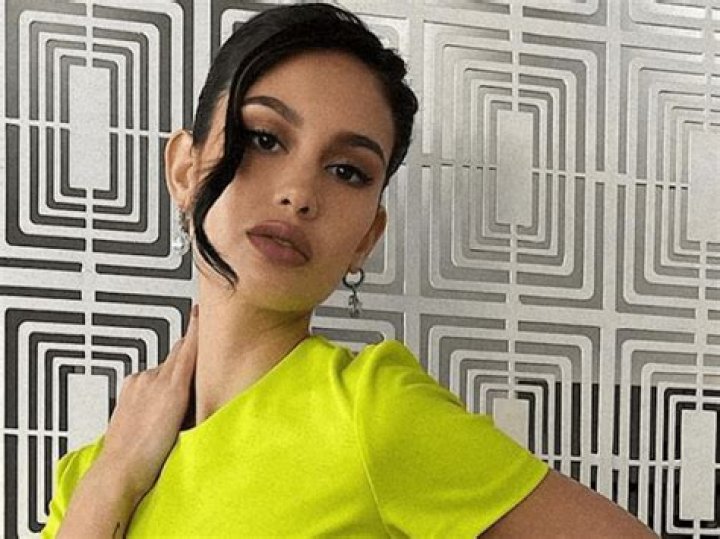 Celeste Cortesi in Bathing Suit is "Hot" — Celebwell