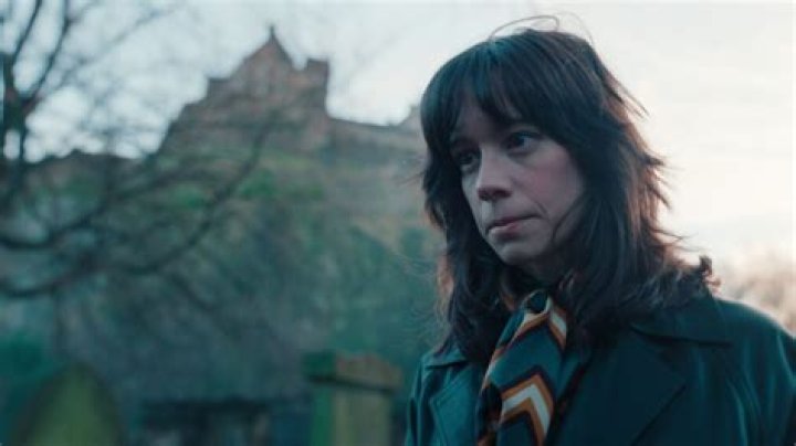 Chloe Pirrie Biography - Facts, Childhood, Family Life & Achievements