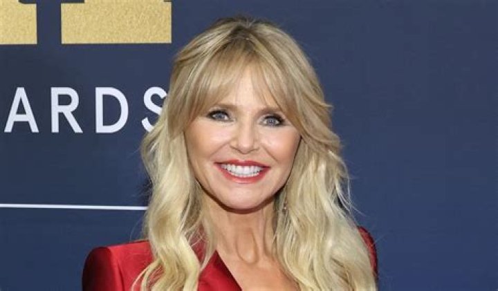 Christie Brinkley in Bathing Suit Is “Feeling Grateful”  — Celebwell