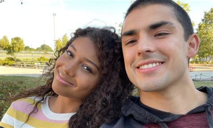 Diego Tinoco Wiki, Girlfriend, Net Worth, Age & Height