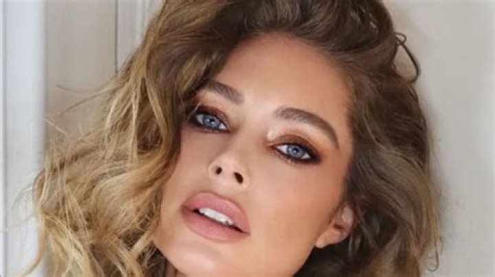 Doutzen Kroes in Bathing Suit is "Reconnecting" — Celebwell