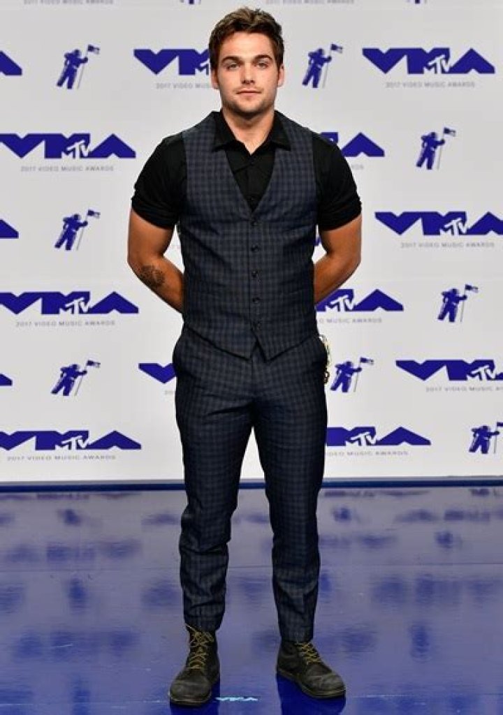 Dylan Sprayberry Height Weight Body Measurements Age Facts Family