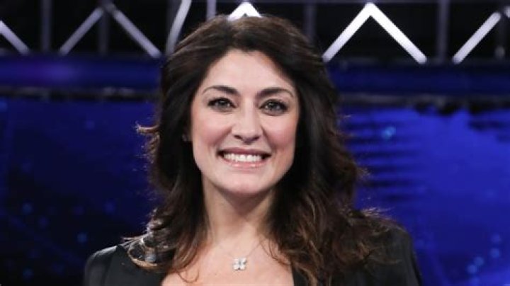 Elisa Isoardi in Bathing Suit Says "It's Nice to Listen" — Celebwell