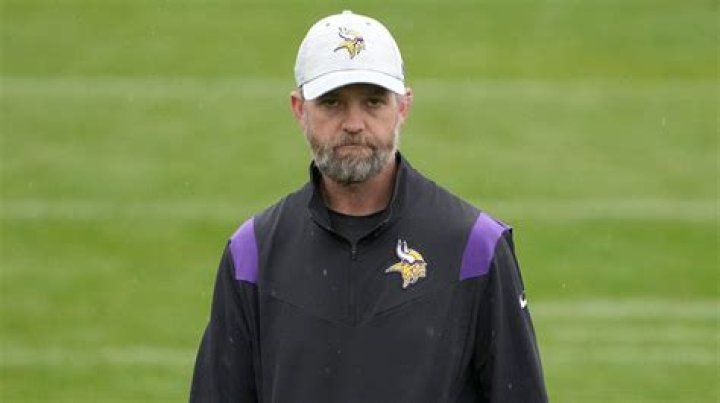 Football Coach Wes Phillips Wiki, Age, Wife, Career & More