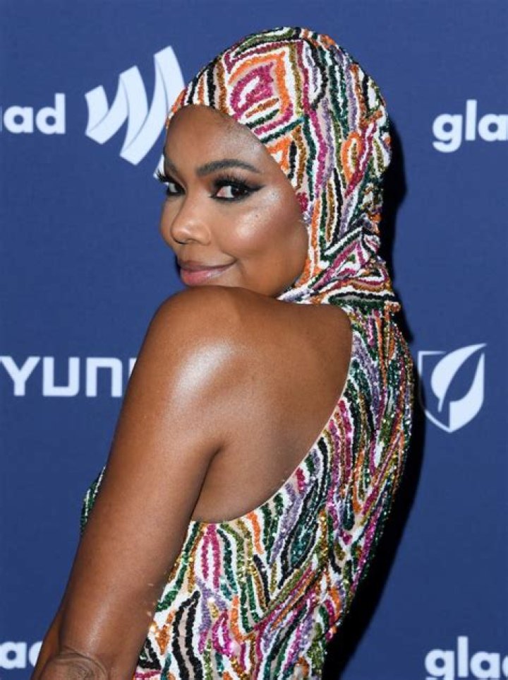 Gabrielle Union in Bathing Suit Feels "Peaceful" — Celebwell