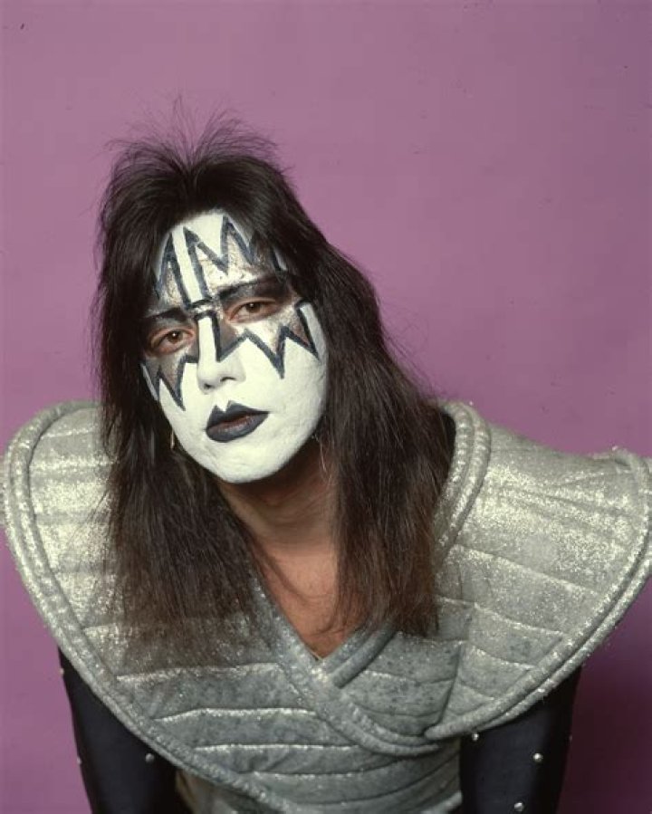 
How Much Money Does Ace Frehley Make? Latest Income Salary
