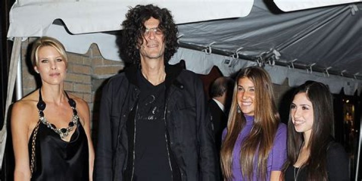 Howard Stern's Wife Beth in Bathing Suit is "Getting Hot in the Hamptons" — Celebwell