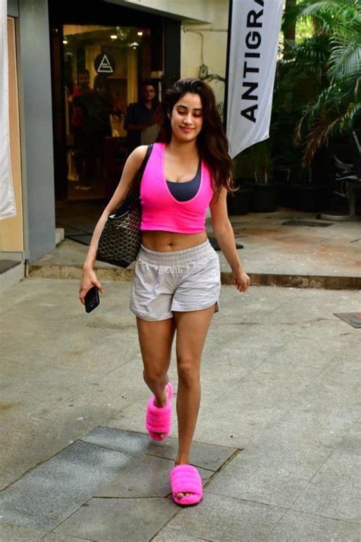 Janhvi Kapoor in Workout Gear is "Burning Up the Hamstrings and Glutes" — Celebwell