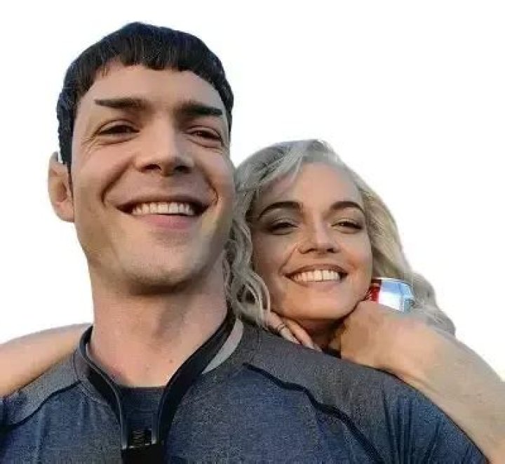 Jess Bush Wiki, Age, Boyfriend, Net Worth, Height & More