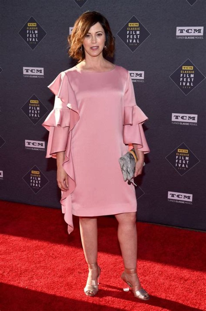 Joanna Going Net Worth