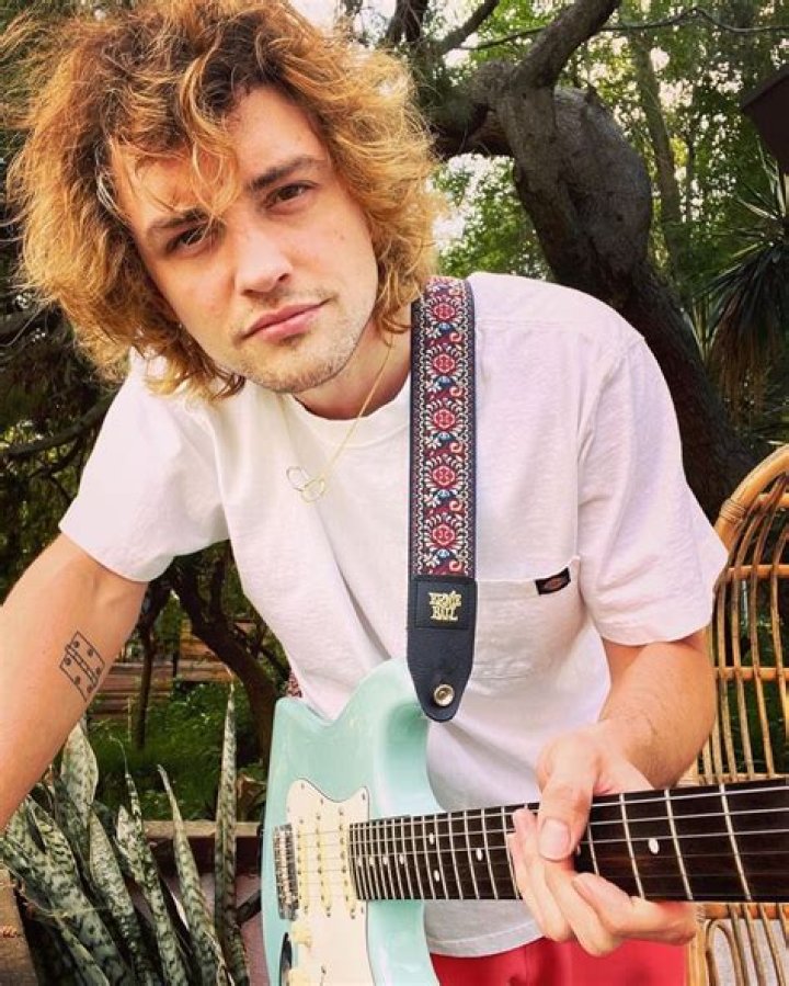 Josh Whitehouse Wiki, Age, Height, Girlfriend, Family & Net Worth