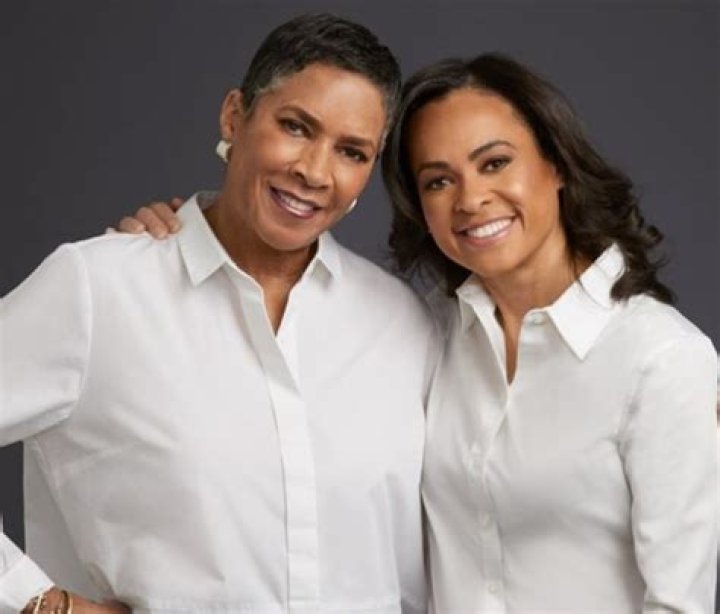 Lidiane Jones Wiki, Age, Net Worth, Salary, Husband, Parents and More