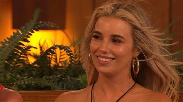 Love Island's Lana Jenkins Shares Swimsuit Photos of "Life Lately"