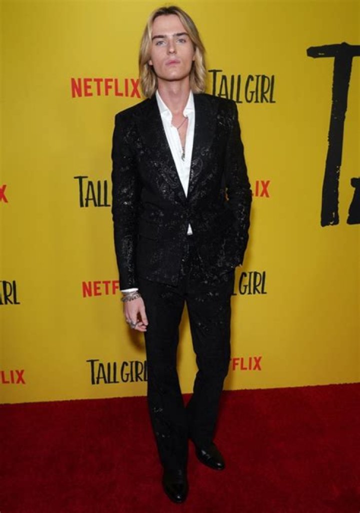 Luke Eisner Height Weight Body Measurements Shoe Size Facts