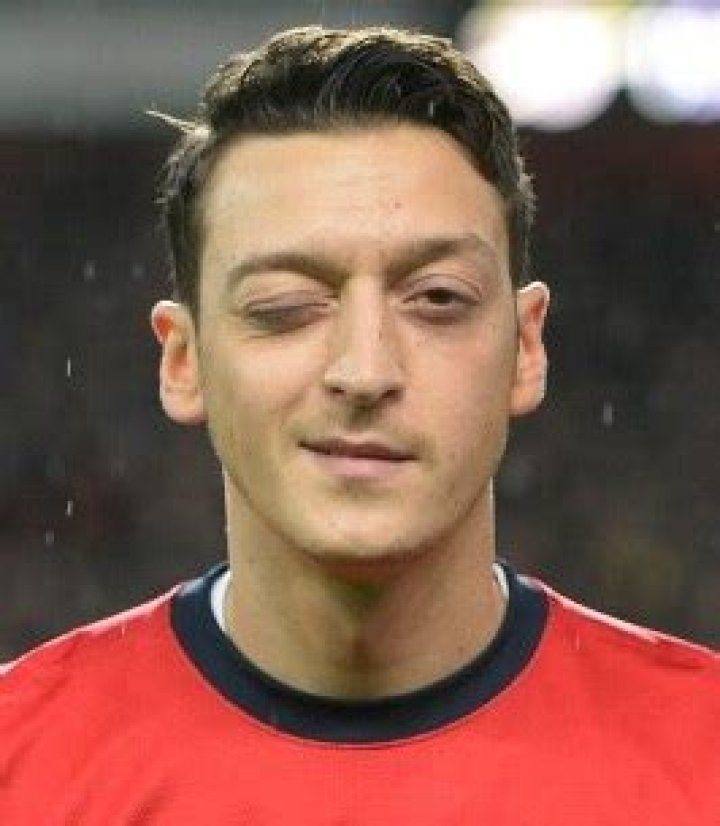 Mesut Ozil Height Weight Shoe Size Body Measurements Facts Family