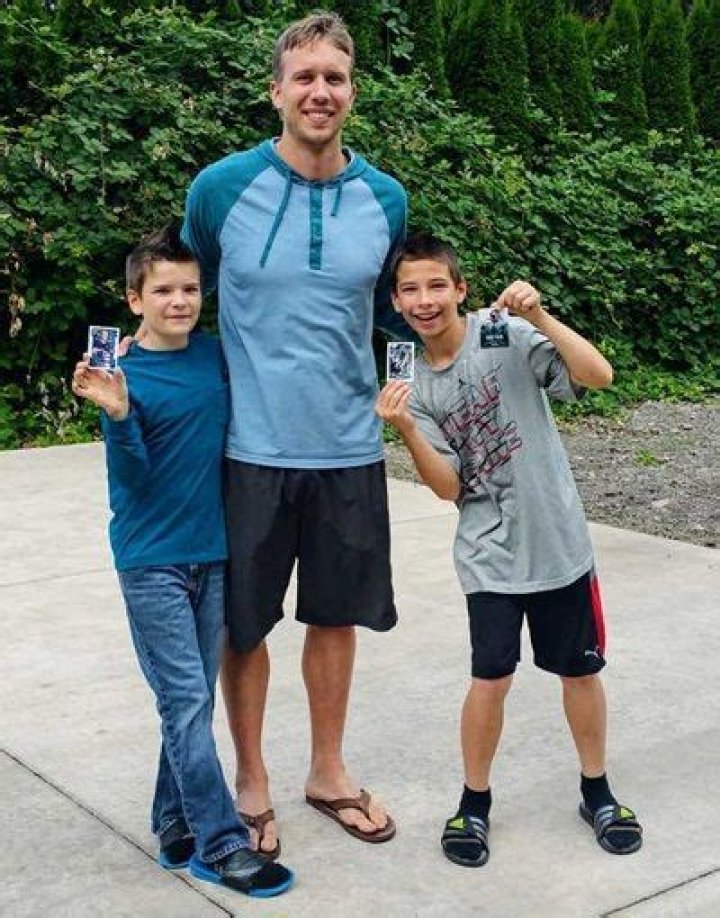 Nick Foles Height Weight Shoe Size Measurements Facts Family