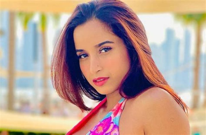 Pooja Bhalekar in Bathing Suit Says "Be Silly. Be Honest. Be Kind." — Celebwell