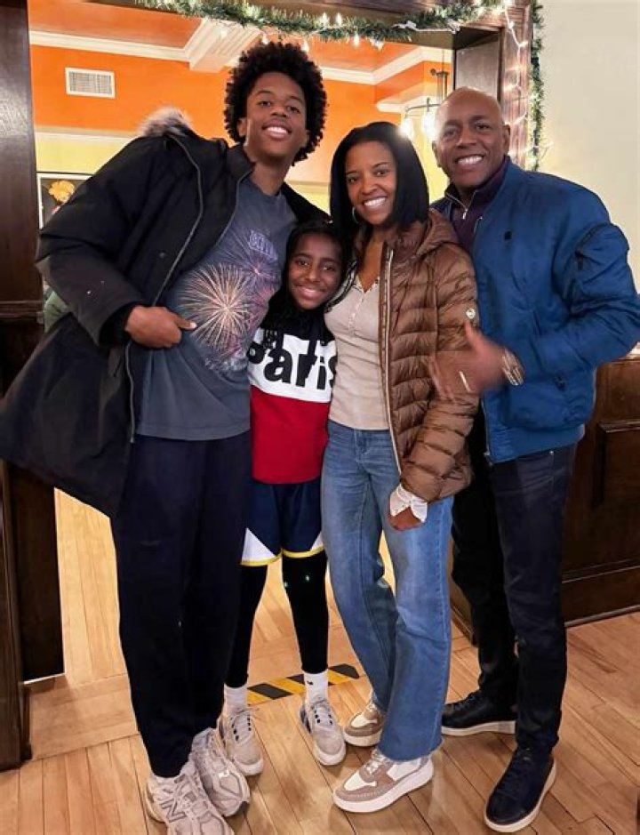 Renée Elise Goldsberry Wiki, Age, Husband, Kids, Height & Net Worth