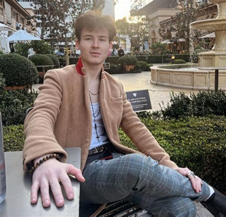 Roan Joseph Bronstein – Bio, Facts, Family Life of Sharon Stone & Phil Bronstein’s Son