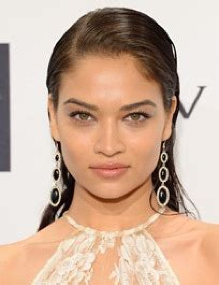 Shanina Shaik Body Measurements Bra Size Height Weight Age Shoe Stats