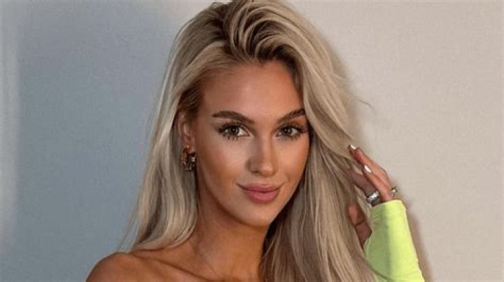 Veronika Rajek Shares Swimsuit Photo Dreaming of "Capri Streets" — Celebwell